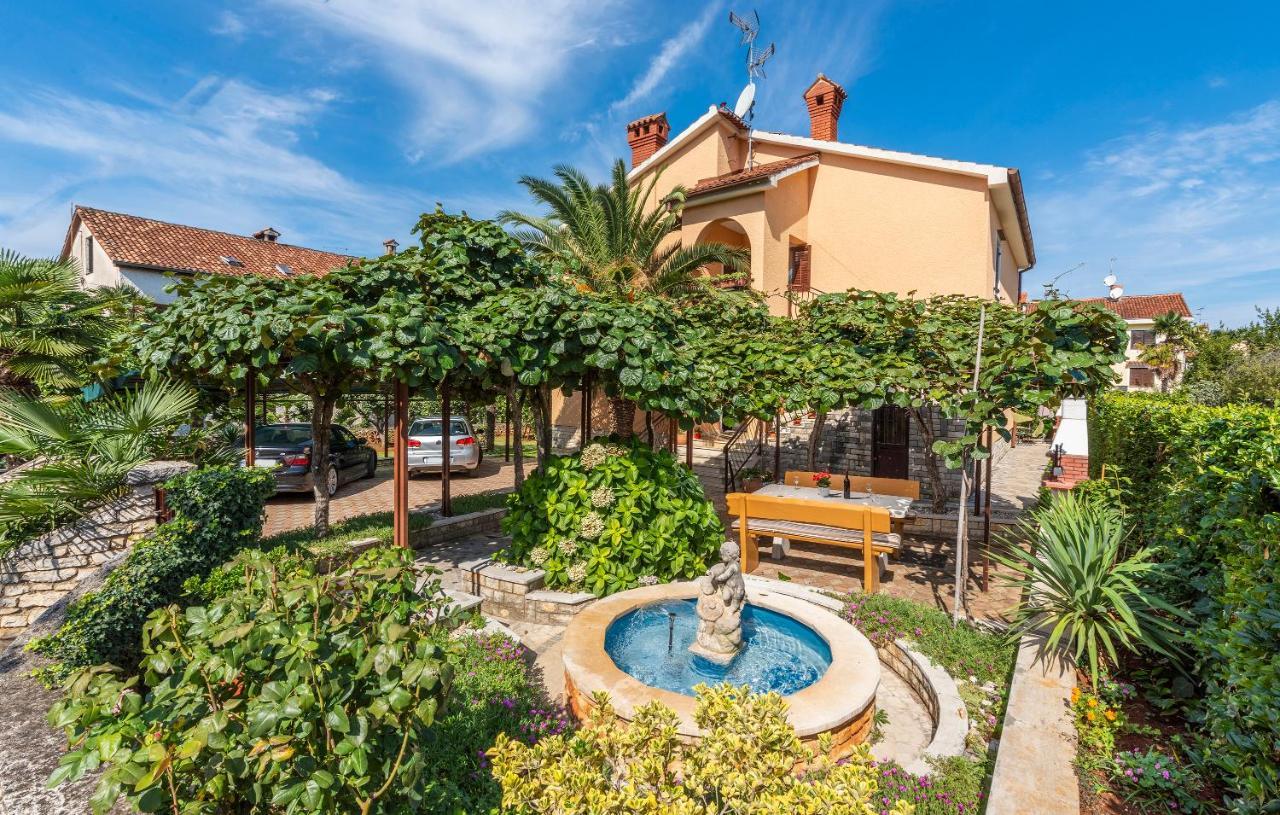 Apartments Feniks Porec Exterior photo
